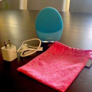 FOREO Luna 3 for combination skin with cable